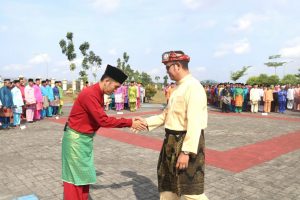 Bupati Bintan Pimpin Apel HUT Kepri Ke 16