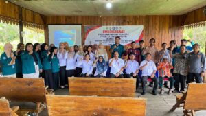 Mahasiswa KKN STISIPOL Raja Haji Dukung Sosialisasi Proklim dan 3R di Desa Resun