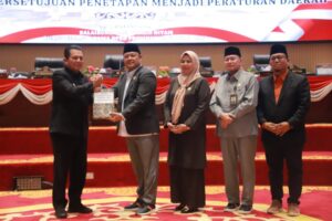 DPRD Kepri Sahkan Perubahan APBD 2025: Ada Penurunan, Komitmen Mengawal Pelaksanaan Anggaran