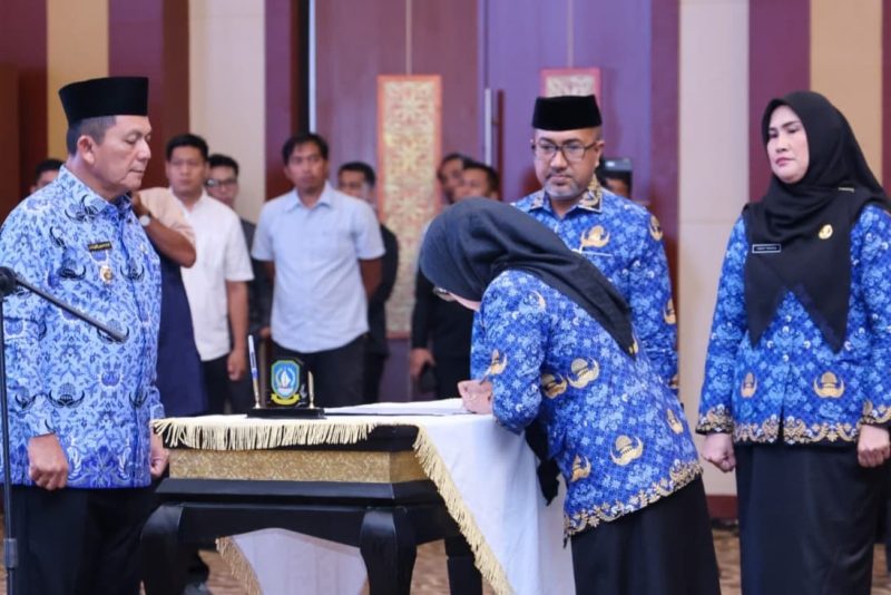Gubernur Ansar Saksikan Penandatangan Nota Promosi Ika Hasilah Sebagai Sekretaris DPRD