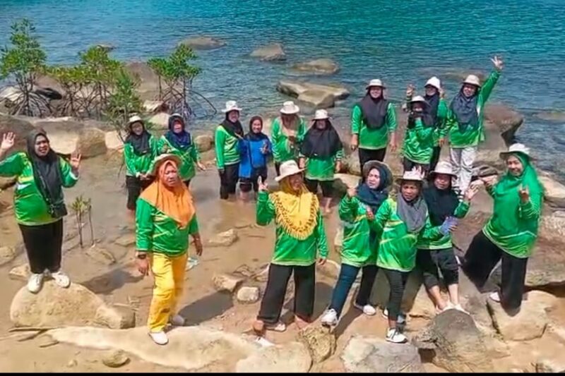Agenda rutin senam sehat yang dilaksanakan setiap satu bulan sekali sebagai upaya meningkatkan kebugaran jasmani dan mempererat silaturahmi di tengah masyarakat