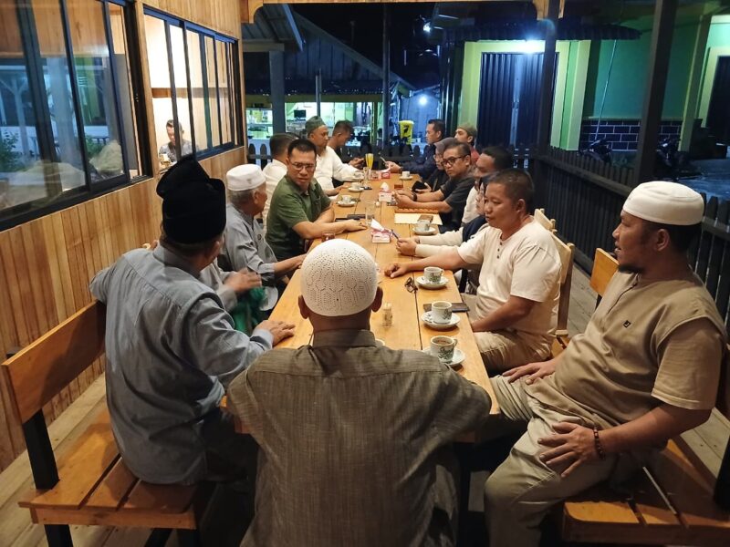 Para tokoh agama dan tokoh masyarakat yang hadir menyampaikan apresiasi atas inisiatif kepada Bupati Aneng
