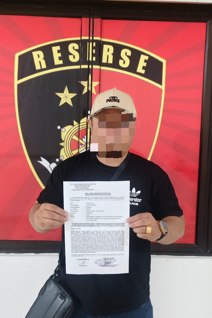 Warga Tanjungpinang (Pangihutan) yang merasa di rugikan saat melaporkan dugaan tindak pidana penipuan di Polsek Bengkong.