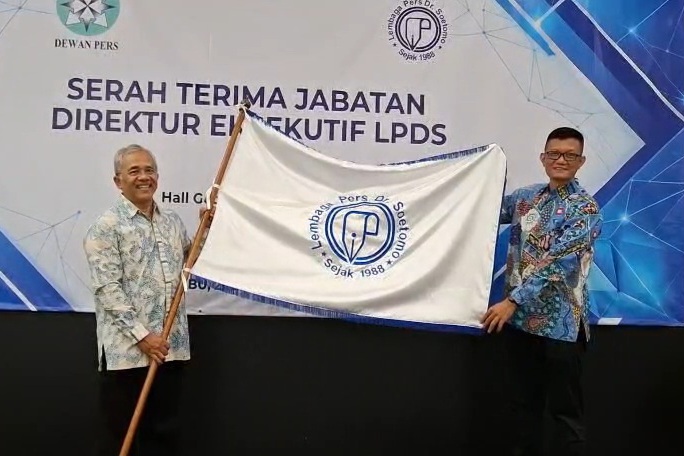 Anthonius Jimmy Silalahi dalam acara serah terima jabatan dari Direktur Eksekutif sebelumnya, Kristanto Hartadi.